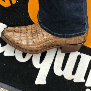 Meet your Posher, Curtis